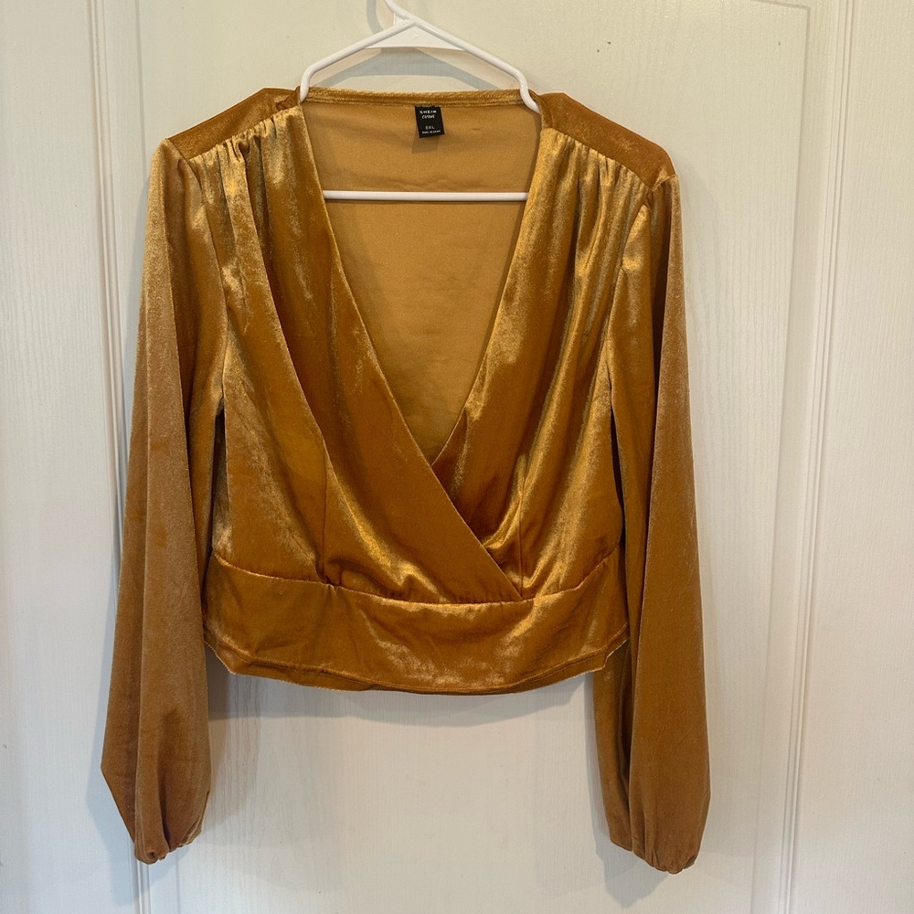 SHEIN Plus Surplice Neck Crop gold Velvet Blouse Plus size 0